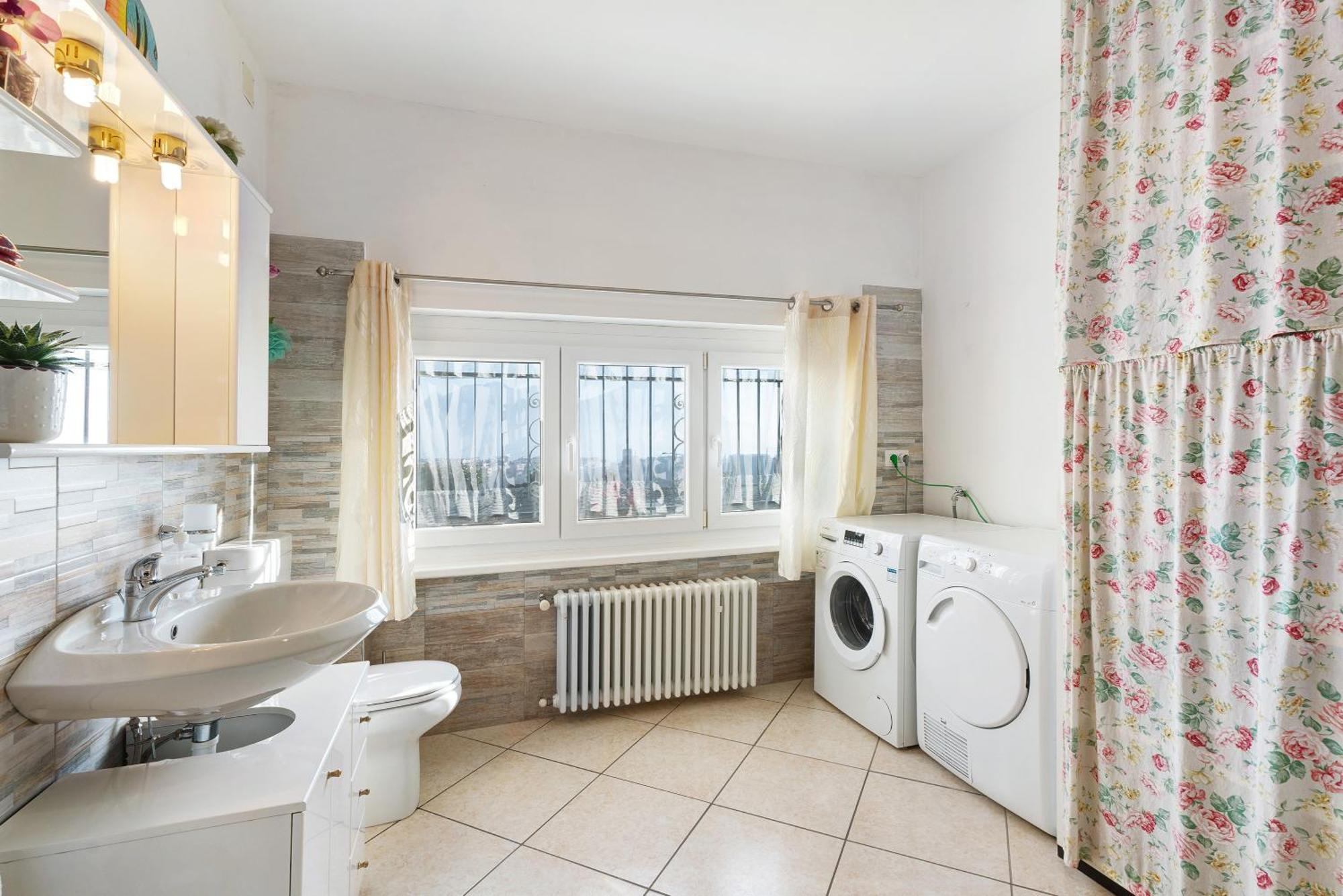 Casa Bella Apartment อินตรา ภายนอก รูปภาพ